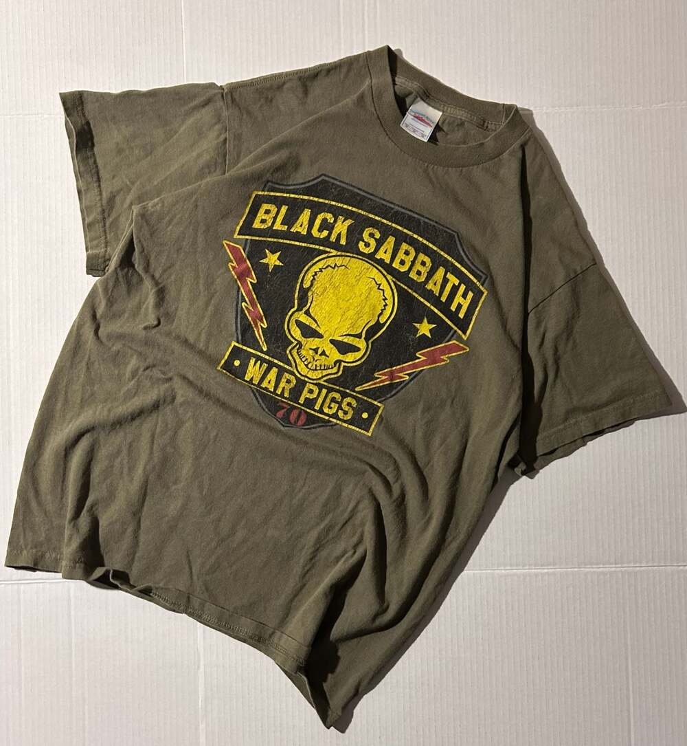 Black Sabbath The End 2016 Tour War Pigs Graphic T-Shirt